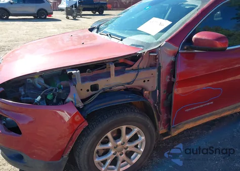 2014 Jeep Cherokee Latitude z USA, uszkodzony, nr VIN 1C4PJMCS4EW248594